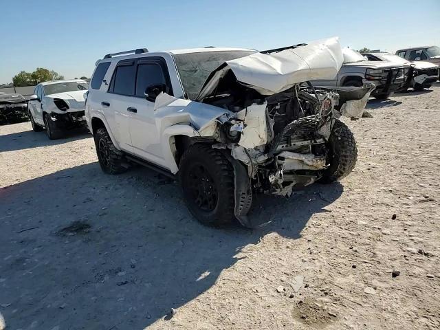 2018 Toyota 4Runner Sr5/Sr5 Premium VIN: JTEBU5JR1J5548550 Lot: 82754074