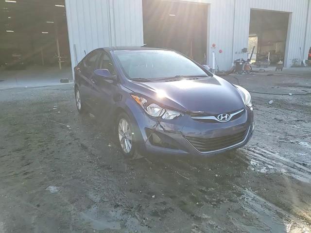 2016 Hyundai Elantra - Image 13