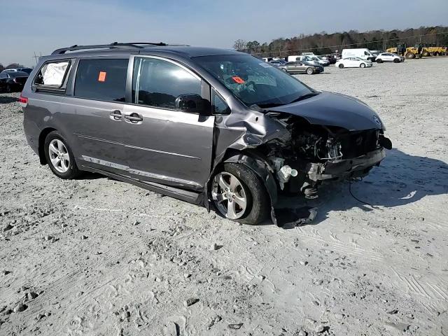 2013 Toyota Sienna - Image 11