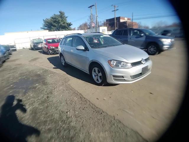 2015 Volkswagen Golf - Image 13