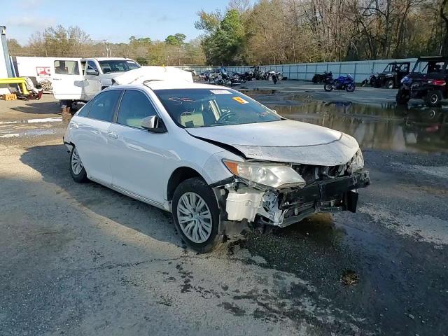 2014 Toyota Camry - Image 11