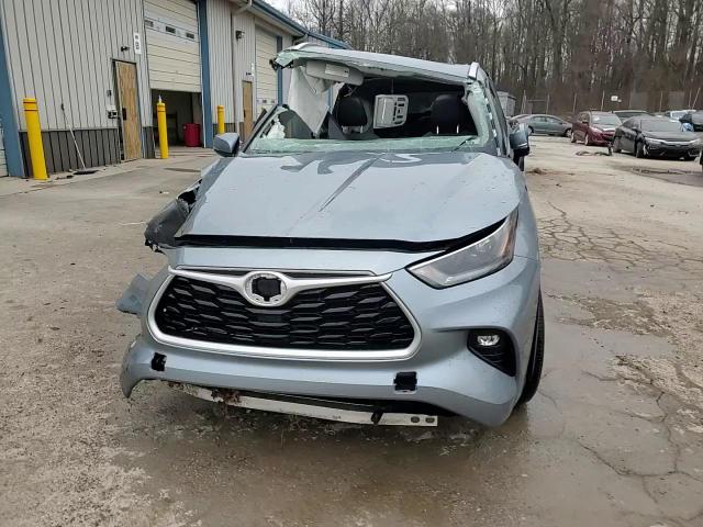 2021 Toyota Highlander - Image 14