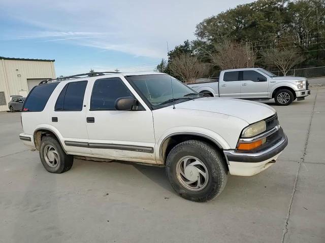 1999 Chevrolet Blazer VIN: 1GNDT13W1X2163194 Lot: 82897414