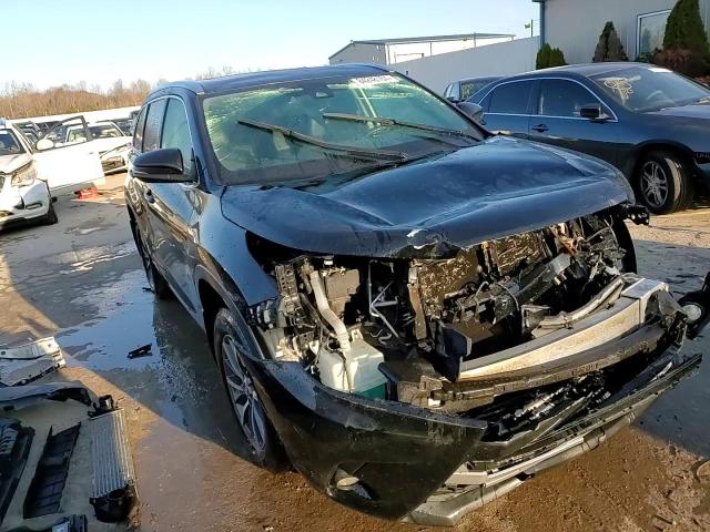 2017 Toyota Highlander - Image 14