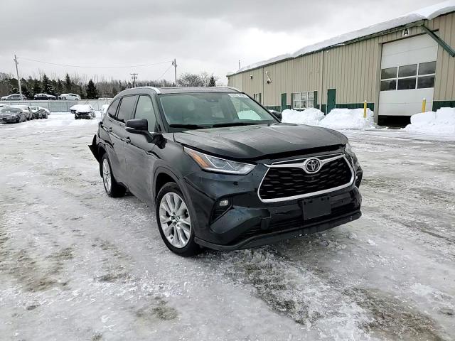 2021 Toyota Highlander - Image 14