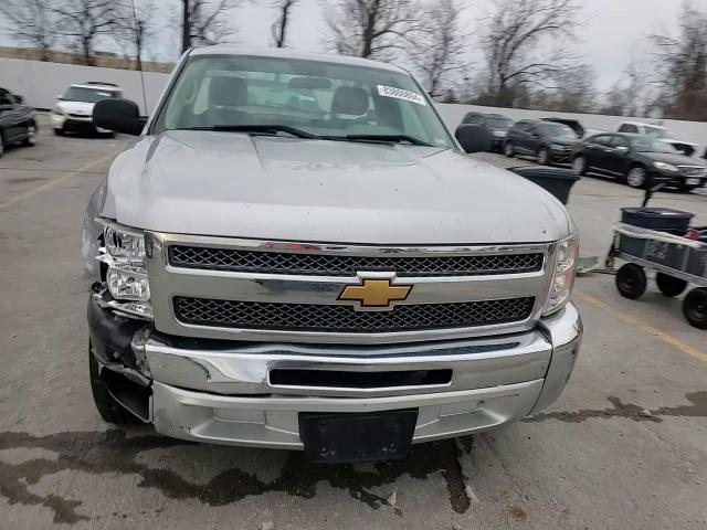 2013 Chevrolet Silverado - Image 11