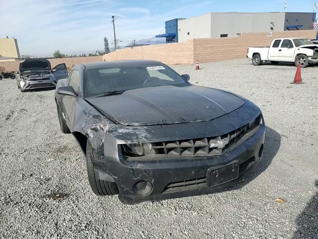 2013 Chevrolet Camaro Ls VIN: 2G1FA1E36D9230453 Lot: 82677144