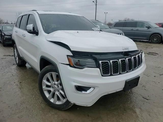 2017 Jeep Grand Cherokee - Image 11
