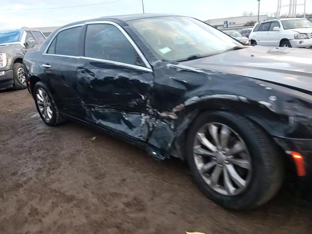 2018 Chrysler 300 - Image 13