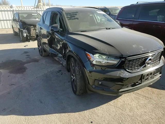 2021 Volvo Xc40 T5 R-Design VIN: YV4162UM3M2414294 Lot: 83436614