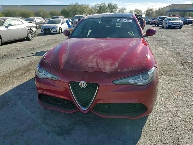 2017 Alfa Romeo Giulia - Image 11