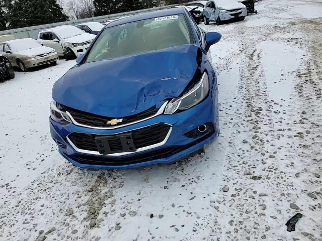 2018 Chevrolet Cruze - Image 11
