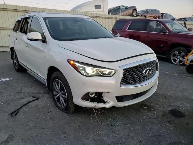 2018 Infiniti QX60 - Image 12