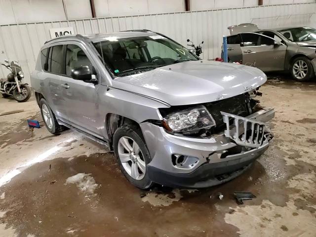 2016 Jeep Compass - Image 14