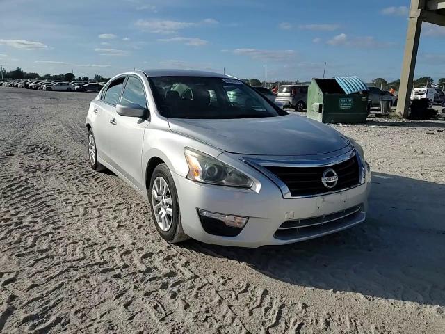 2015 Nissan Altima - Image 13