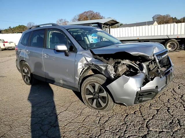 2018 Subaru Forester - Image 12