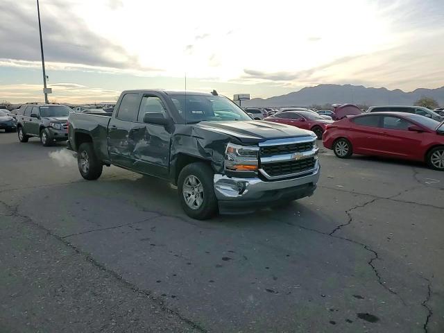2017 Chevrolet Silverado - Image 11