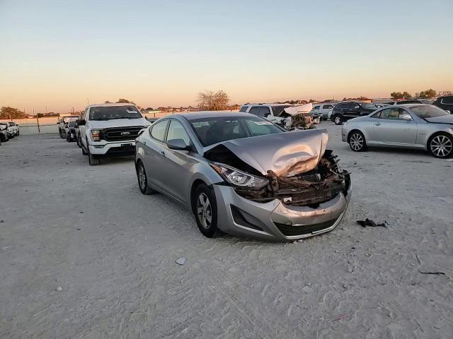 2015 Hyundai Elantra - Image 11