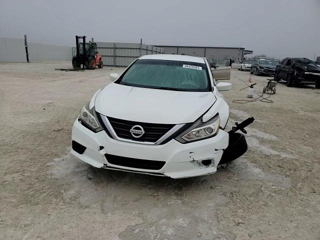 2016 Nissan Altima - Image 14