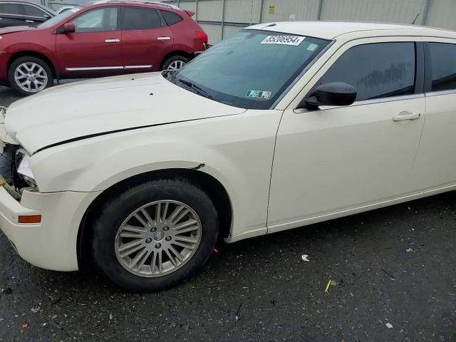 2008 Chrysler 300 Lx VIN: 2C3KA43R78H273861 Lot: 85206954