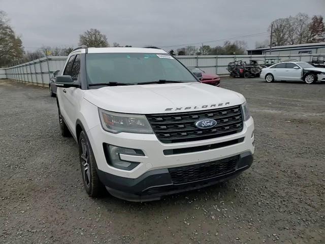 2016 Ford Explorer - Image 11