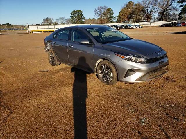 2024 Kia Forte - Image 10