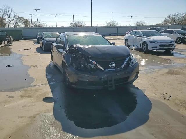 2018 Nissan Altima - Image 10
