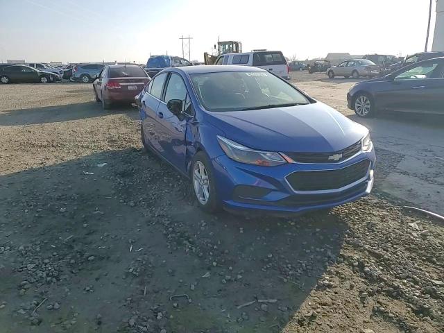 2018 Chevrolet Cruze - Image 11