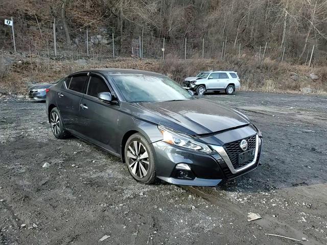 2019 Nissan Altima - Image 11