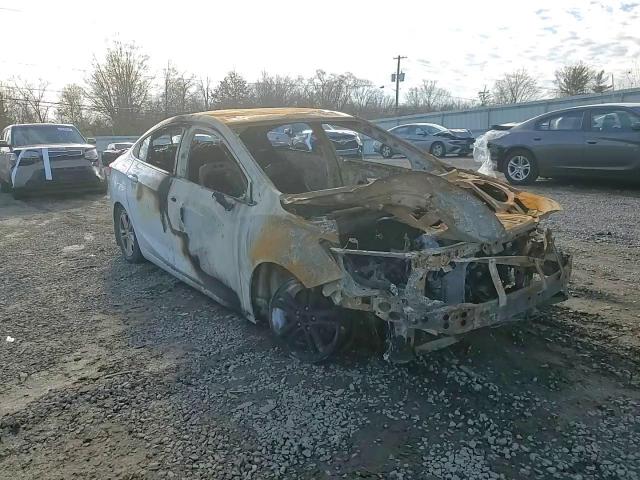 2017 Chevrolet Cruze - Image 10