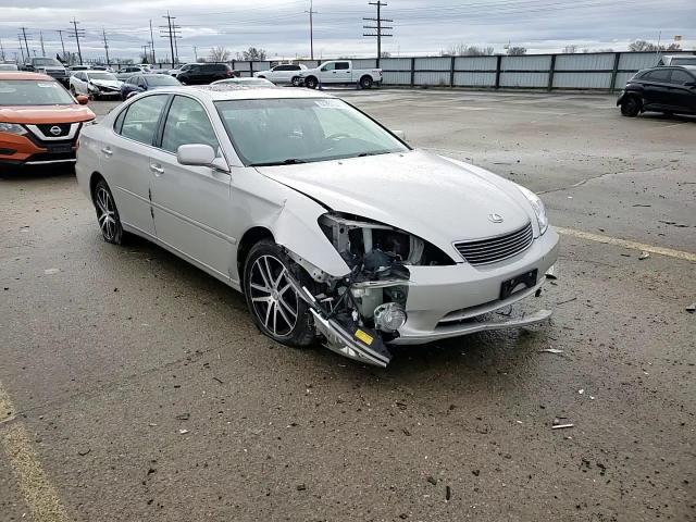 2005 Lexus ES - Image 10
