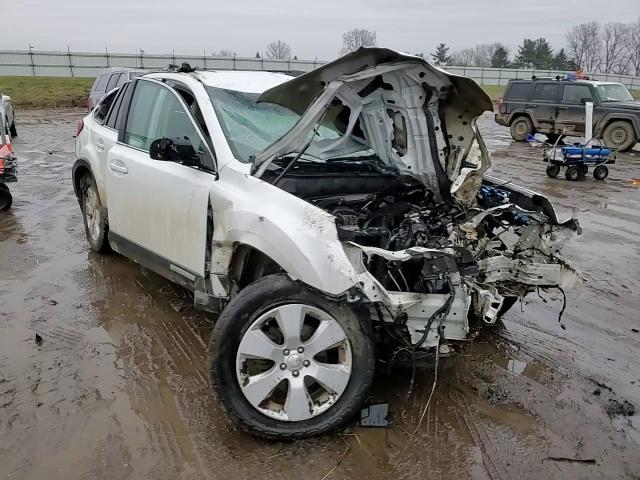 2010 Subaru Outback - Image 11