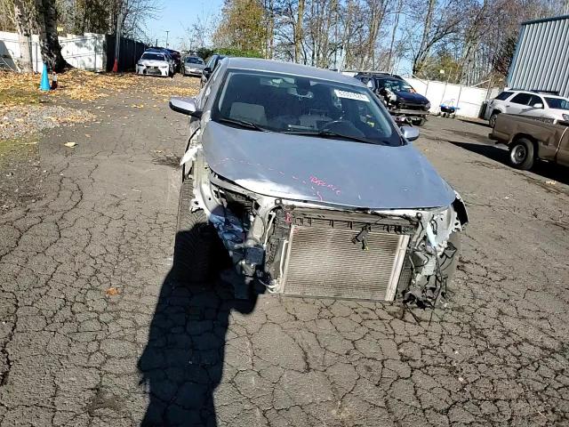 2018 Chevrolet Malibu - Image 10