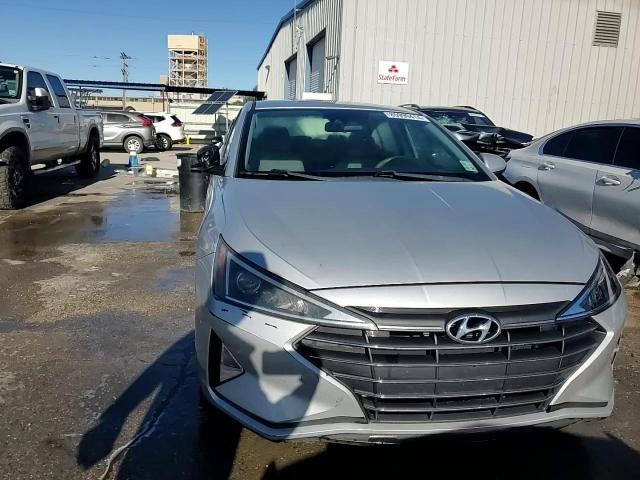 2019 Hyundai Elantra - Image 13