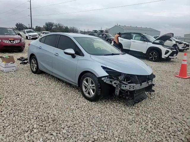 2017 Chevrolet Cruze - Image 11