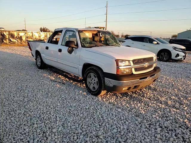 2005 Chevrolet Silverado - Image 11