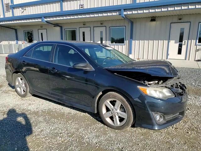 2013 Toyota Camry - Image 10