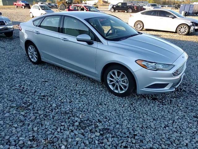 2017 Ford Fusion - Image 13