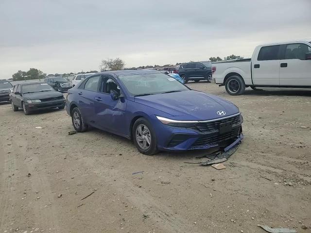2024 Hyundai Elantra - Image 11