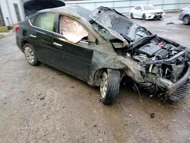 2019 Nissan Sentra - Image 10