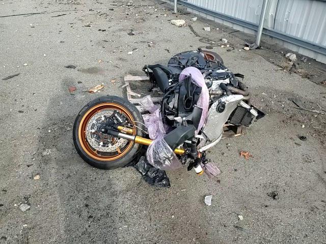 2021 Suzuki Gsx-R1000 R VIN: JS1DM11H0M7100462 Lot: 82524674