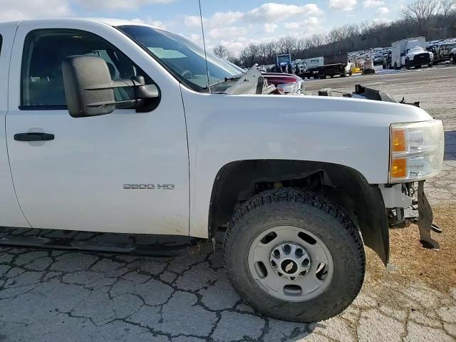 2012 Chevrolet Silverado - Image 11