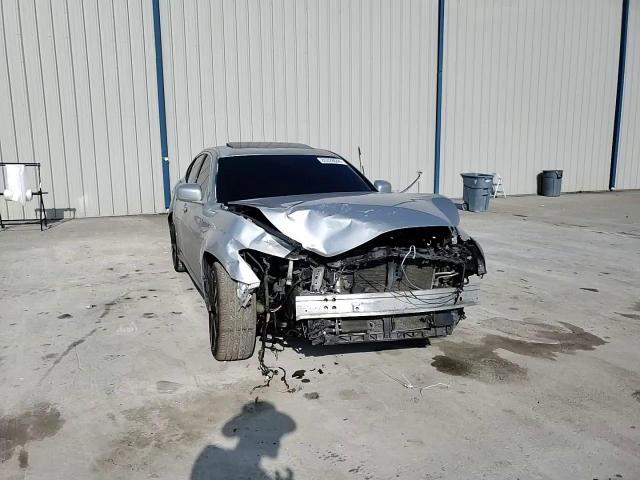 2011 Infiniti M - Image 11