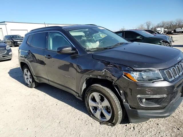 2018 Jeep Compass - Image 12