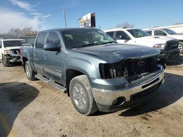 2011 GMC Sierra - Image 11