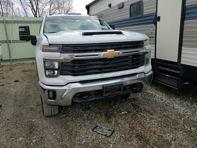 2024 Chevrolet Silverado - Image 13