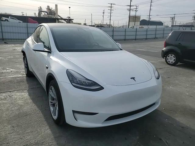 2021 Tesla Model Y VIN: 5YJYGDEE0MF070034 Lot: 84420694