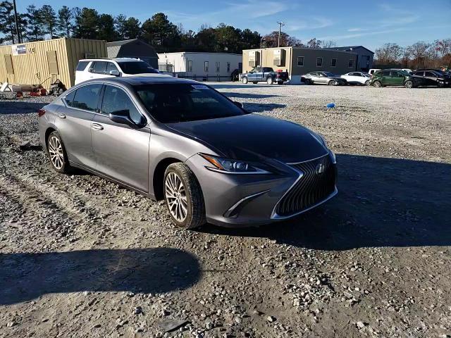 2021 Lexus ES - Image 14