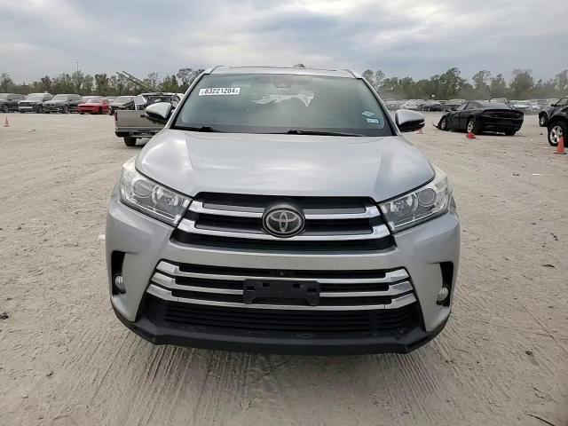 2017 Toyota Highlander - Image 12