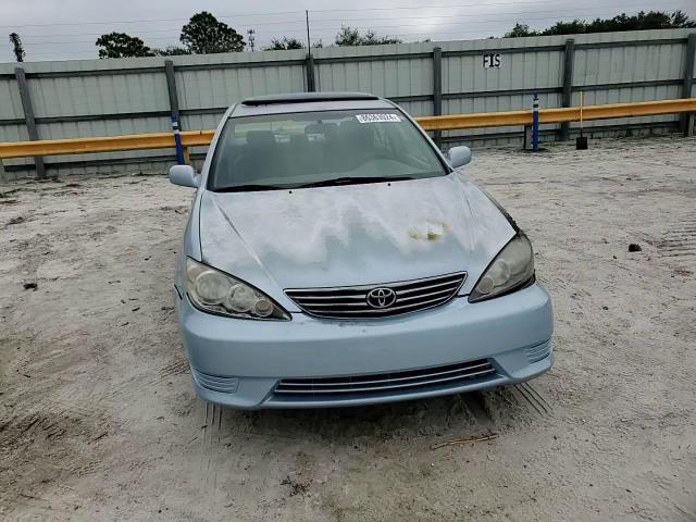 2005 Toyota Camry - Image 11